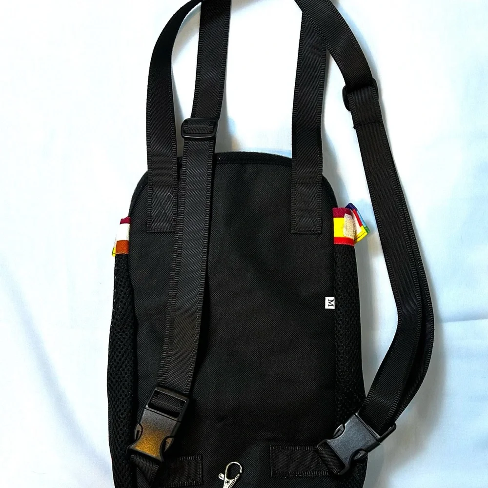 NWT Multicolor Pet Carrier Backpack for Small Cats and dogs / Size medium
